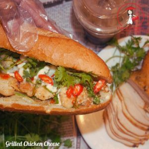 Bánh mì gà nướng phô mai - Grilled Chicken Cheese